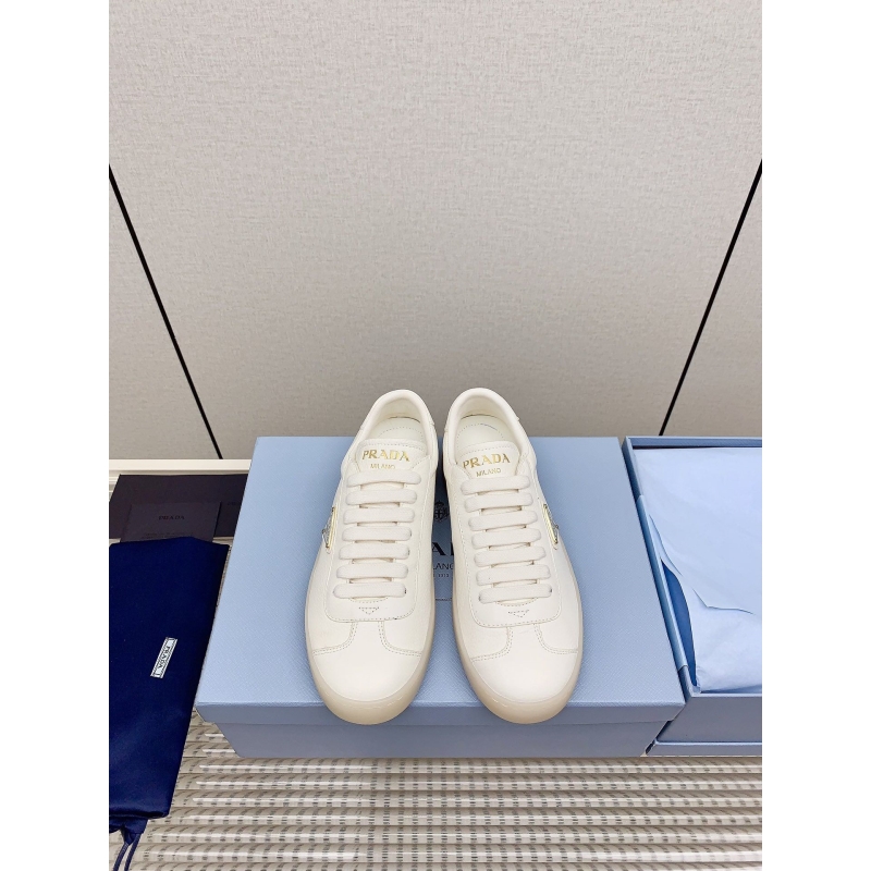 Pra*a casual shoes